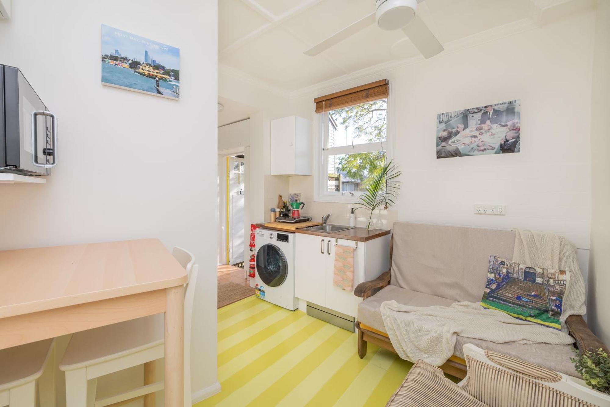 Holiday home Kookaburra Gardens - 4 Stops From The City, Icc And Harbour *