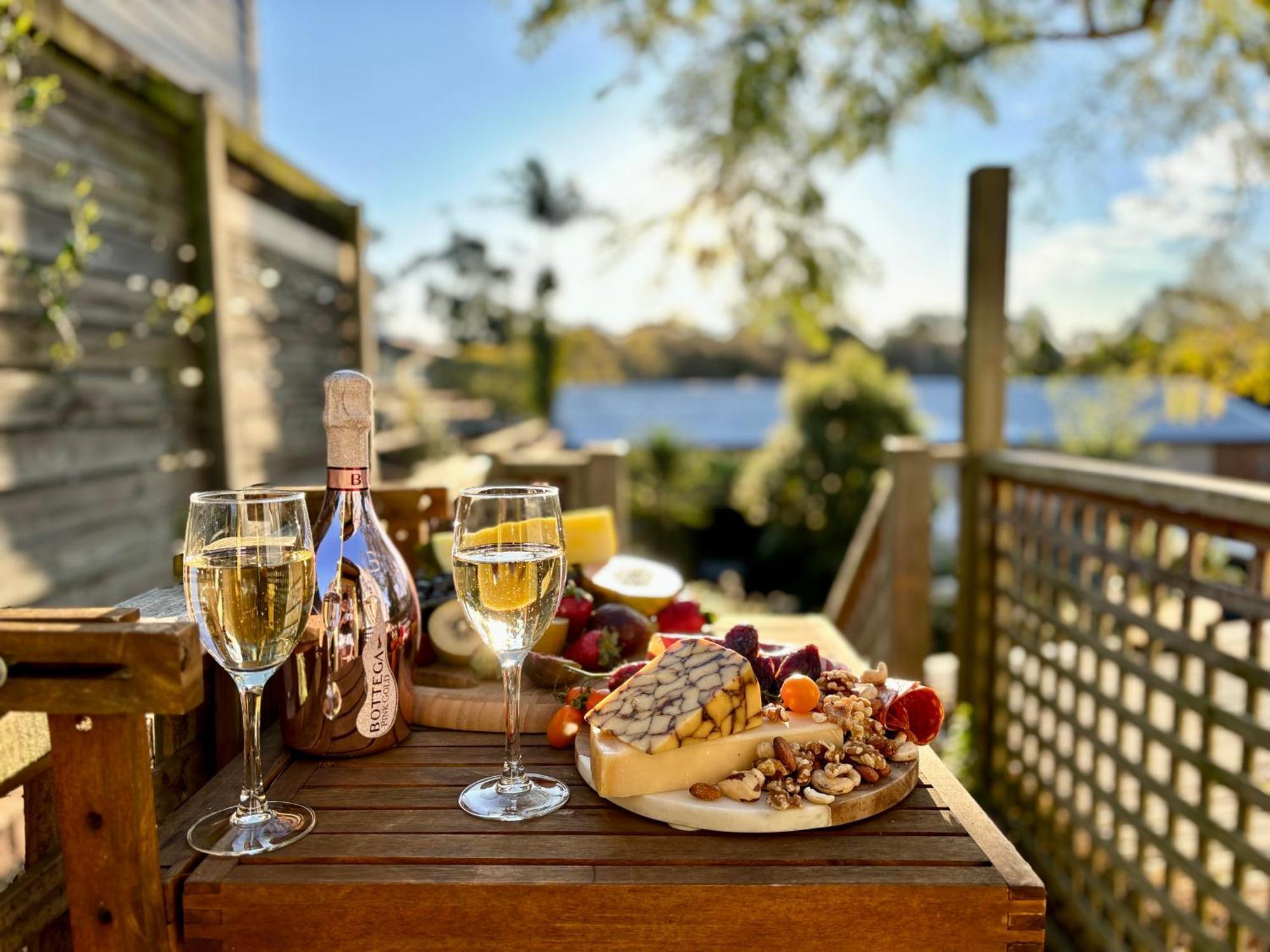 Kookaburra Gardens - 4 Stops From The City, Icc And Harbour Holiday home *