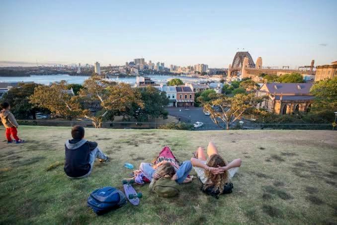 Kookaburra Gardens - 4 Stops From The City, Icc And Harbour Holiday home Sydney